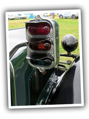 Illustration for article titled Meet The Worst And Most Interesting Turn Signals Ever Made By Humans